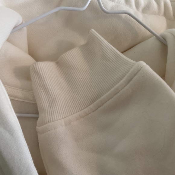 Women’s Ugg Sweatshirt - Picture 7 of 16